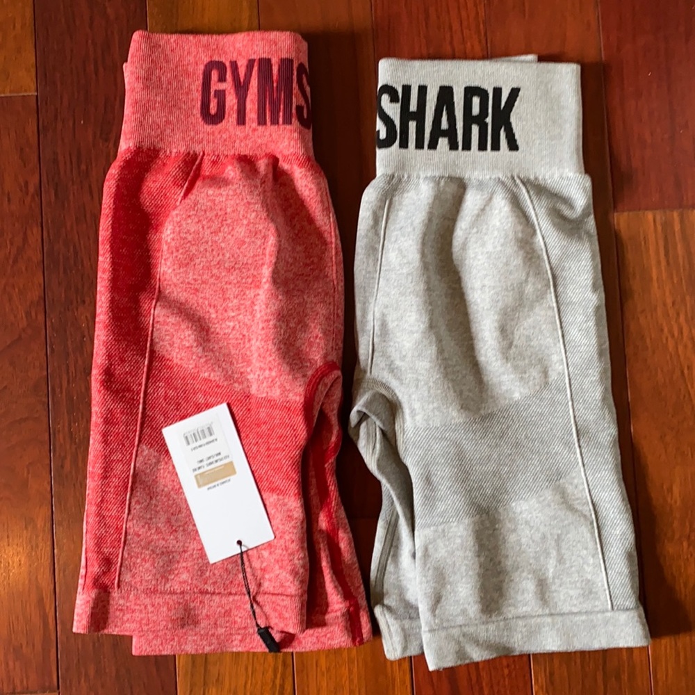 Both brand new one tag fell off never worn-